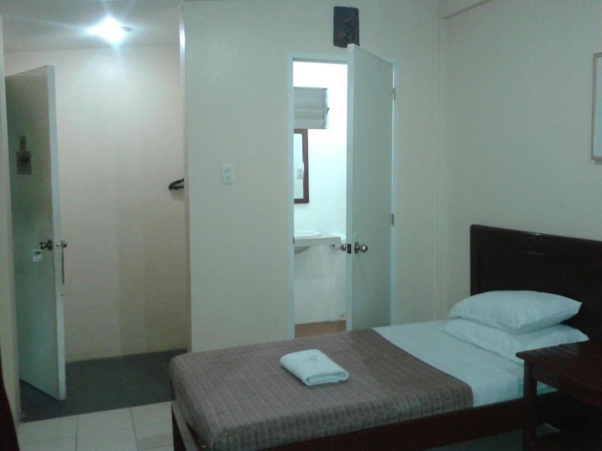 11Th Street Bed And Breakfast Bacolod Dış mekan fotoğraf
