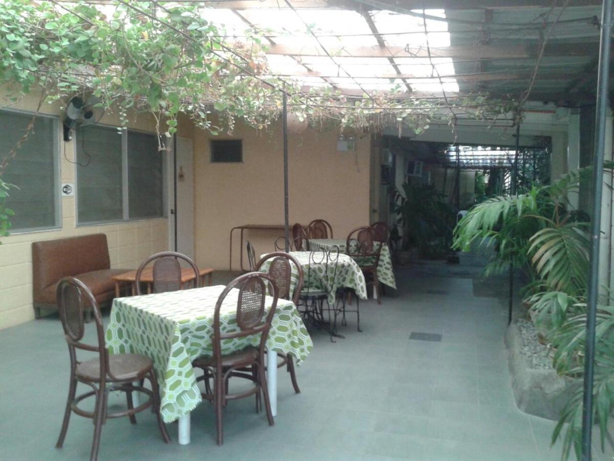 11Th Street Bed And Breakfast Bacolod Dış mekan fotoğraf
